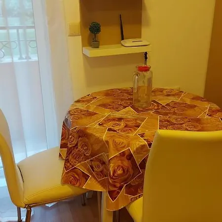 Aphrodite Roce Apartmán *